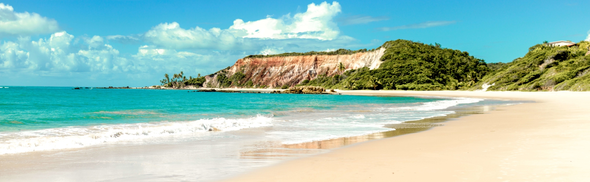 Plage et falaises de Joao Pessoa au Brésil