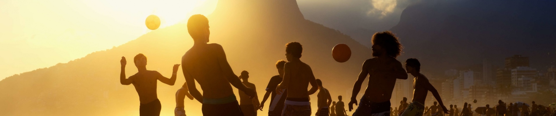 Footballeurs cariocas sur la plage d'Ipanema