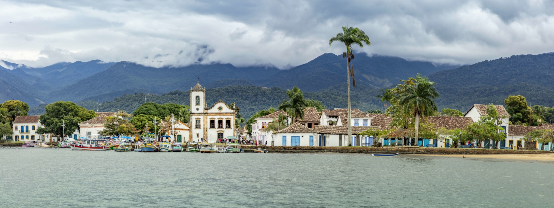 Vue sur le port de Paraty