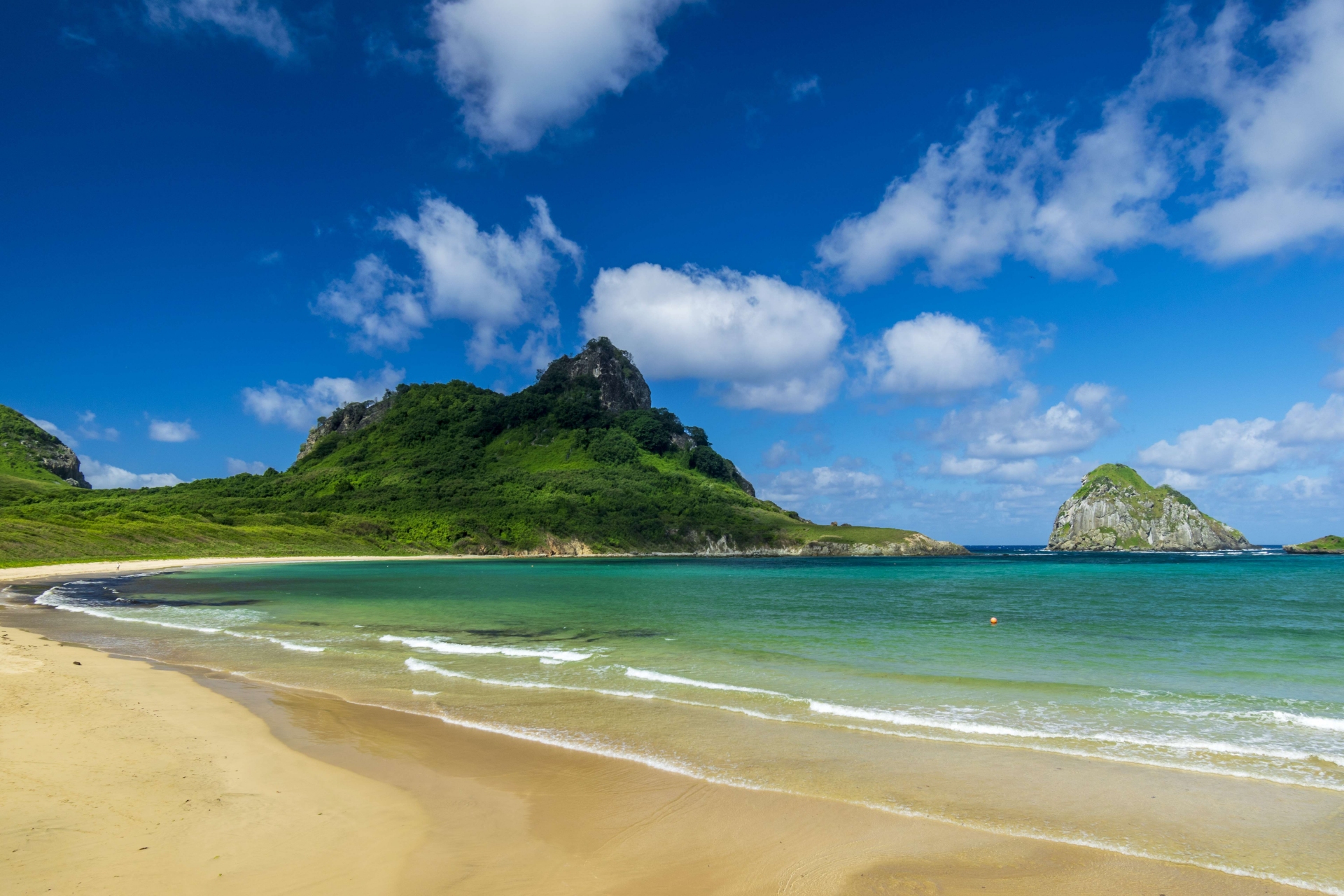 Plage paradisiaque de l'archipel Fernando de Noronha